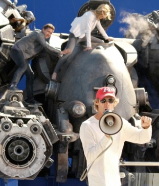 ‘Avatar 2′ Diving Underwater; James Cameron Instructs Michael Bay To Save 3D featured image